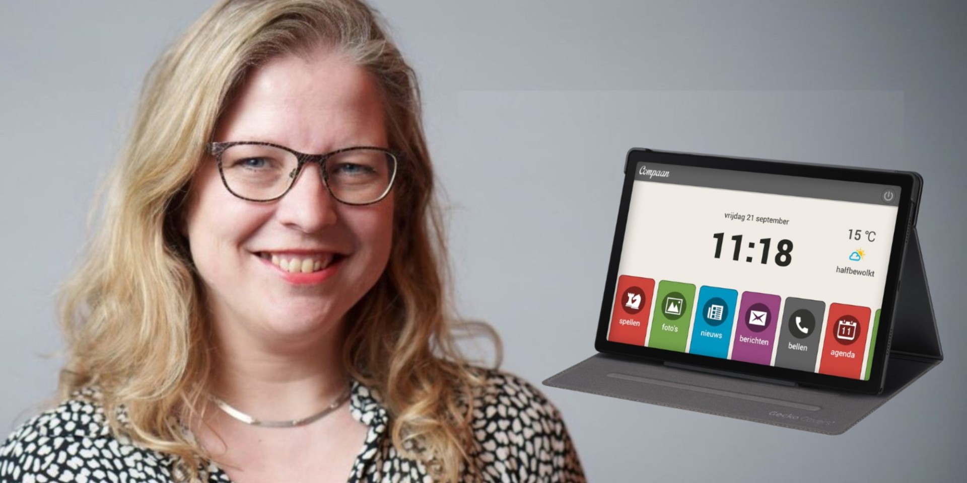 Links op de foto een glimlachende blonde vrouw met bril, rechts een afbeelding van de seniorentablet Compaan