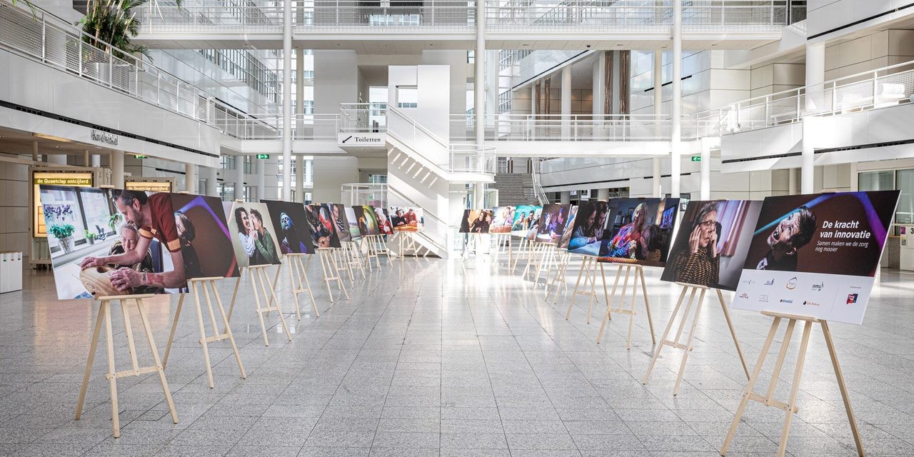 Stadhuis Den Haag versierd met schilderijen